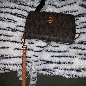 Micheal Kors Wristlet